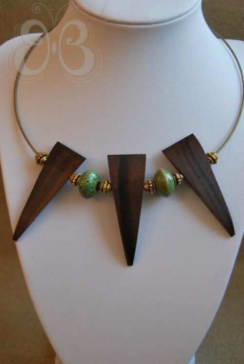 Collier rigide ethnique