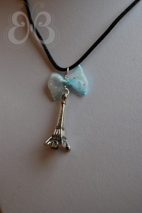 collier tour Eiffel bleu