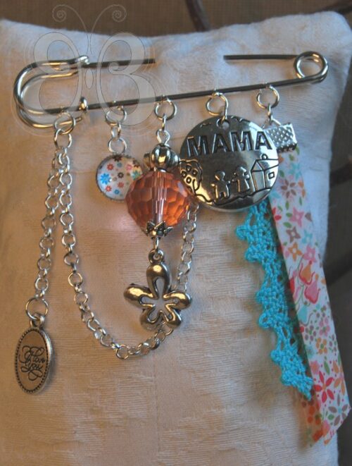 Broche maman d'amour