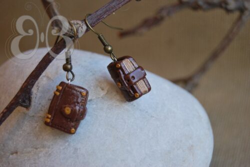 Boucles d'oreilles grimoire