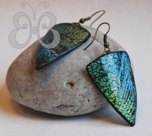 Boucles d'oreilles en polymère craquelée noir,bleu et vert