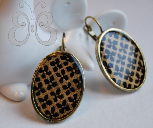 Boucles d'oreilles laiton avec enluminure noir et or