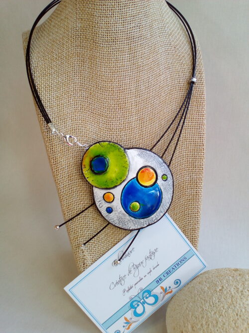 collier en pâte polymère imitation céramique émaillée