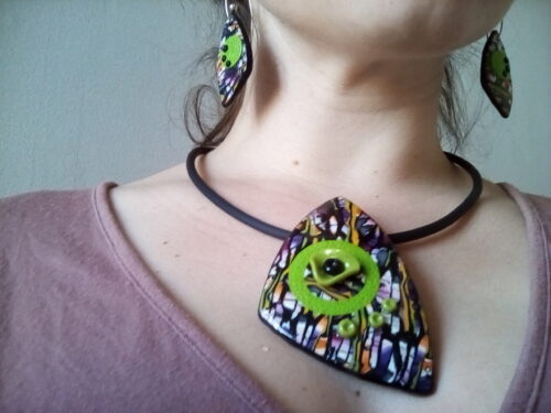 Boucles d'oreilles Stroppel violet, orange et vert esprit vitrail
