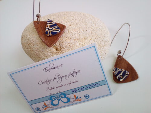 Boucles d'oreilles triangulaire en polymère effet bois et carapace tortue bleu