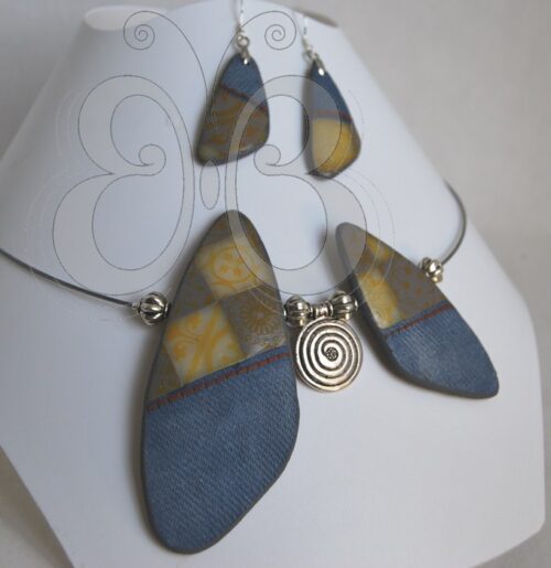 Collier polymère jean's et carreaux de céramique
