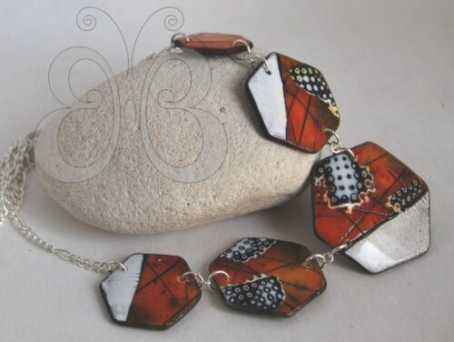 Collier polymère imitation ambre et céramique