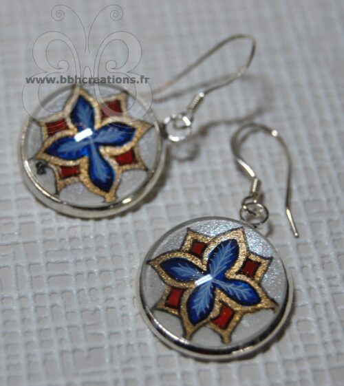 Boucles d'oreilles argent 925°°enluminée avec un motif inspiré des Riches Heures du Duc de Berry du 15éme Siècle