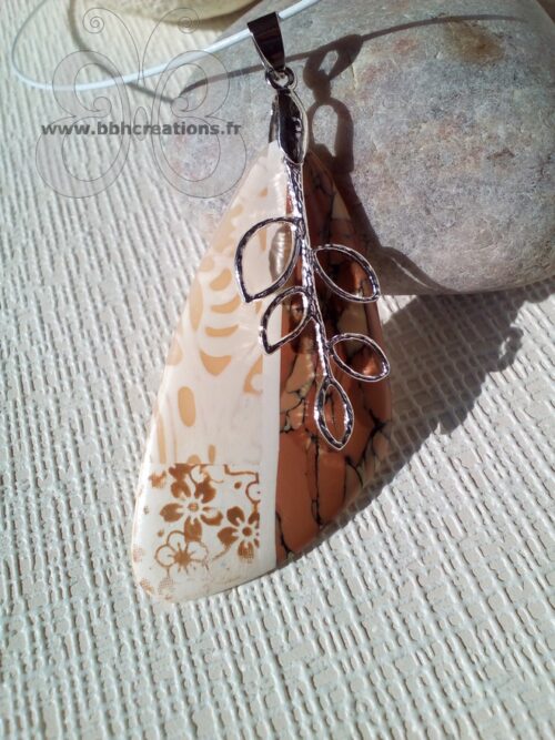 Collier ras cou blanc et marron en polymère imitation liège et feuille plaqué argent