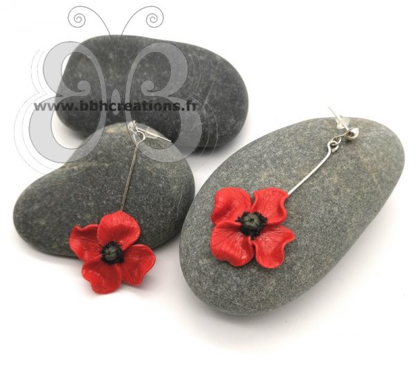 Boucles d'oreilles puce grand coquelicot en polymère